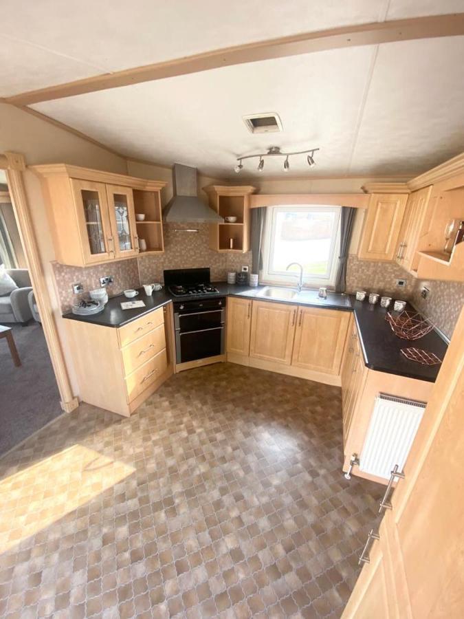 Luxury 2 Bedroom 2 Bathroom Caravan-Small Sofa 1 Pers Saint Osyth Экстерьер фото