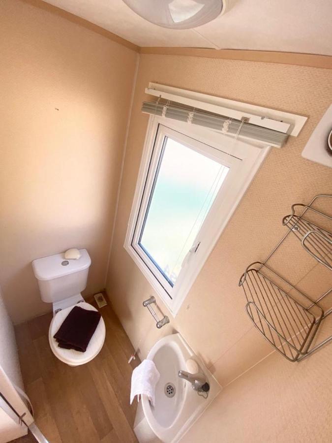 Luxury 2 Bedroom 2 Bathroom Caravan-Small Sofa 1 Pers Saint Osyth Экстерьер фото